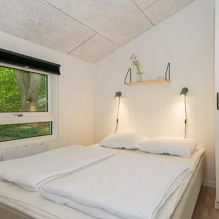 4 Star Holiday Home In Glesborg *